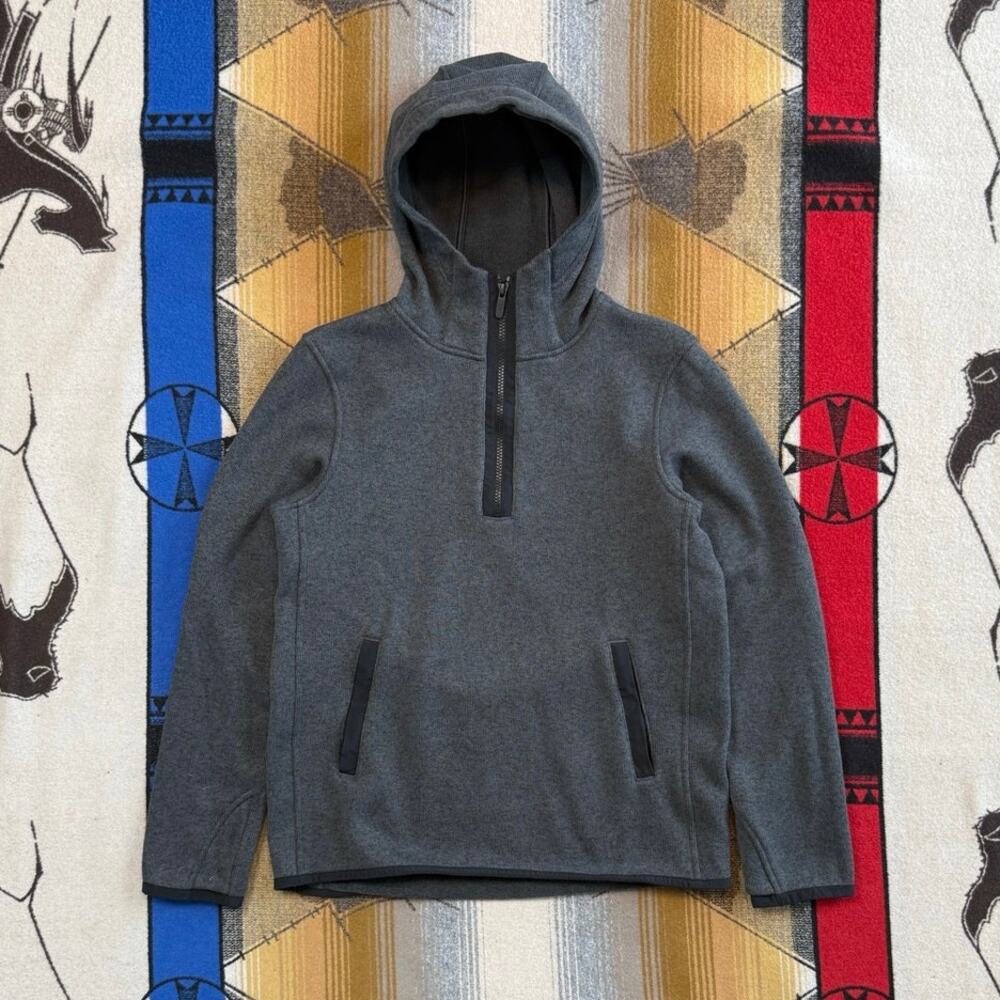 Women’s Lululemon 1/4 Zip Hoodie Sweatshirt Size 8 Gray Gym Workout